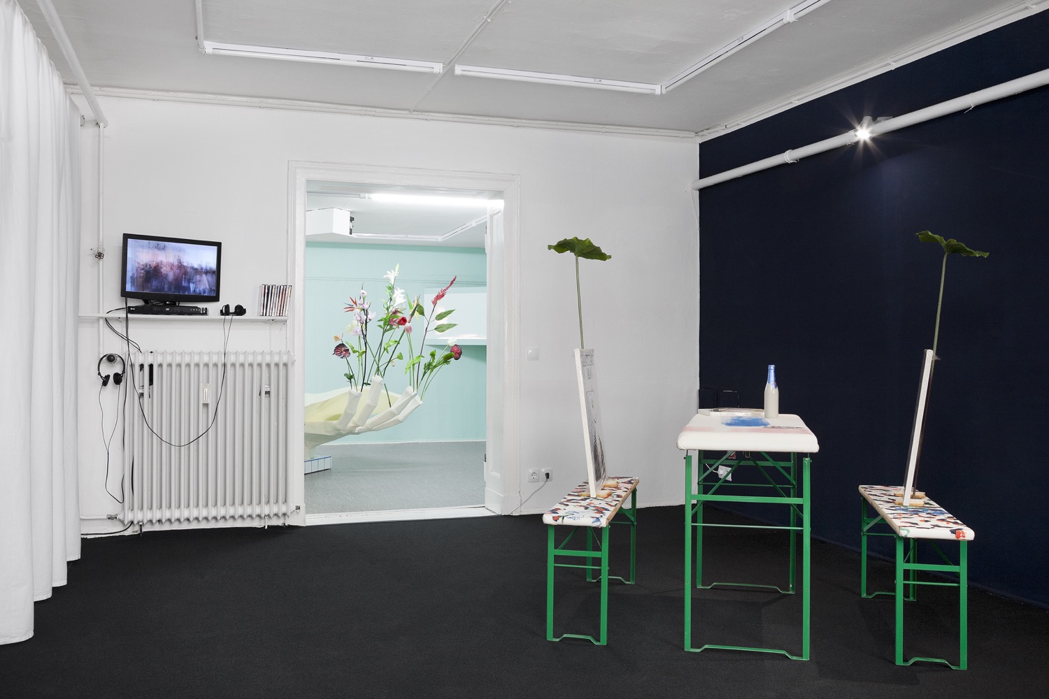 ‚Vic‘ exhibition view, 2015. Photo: Markus Georg.