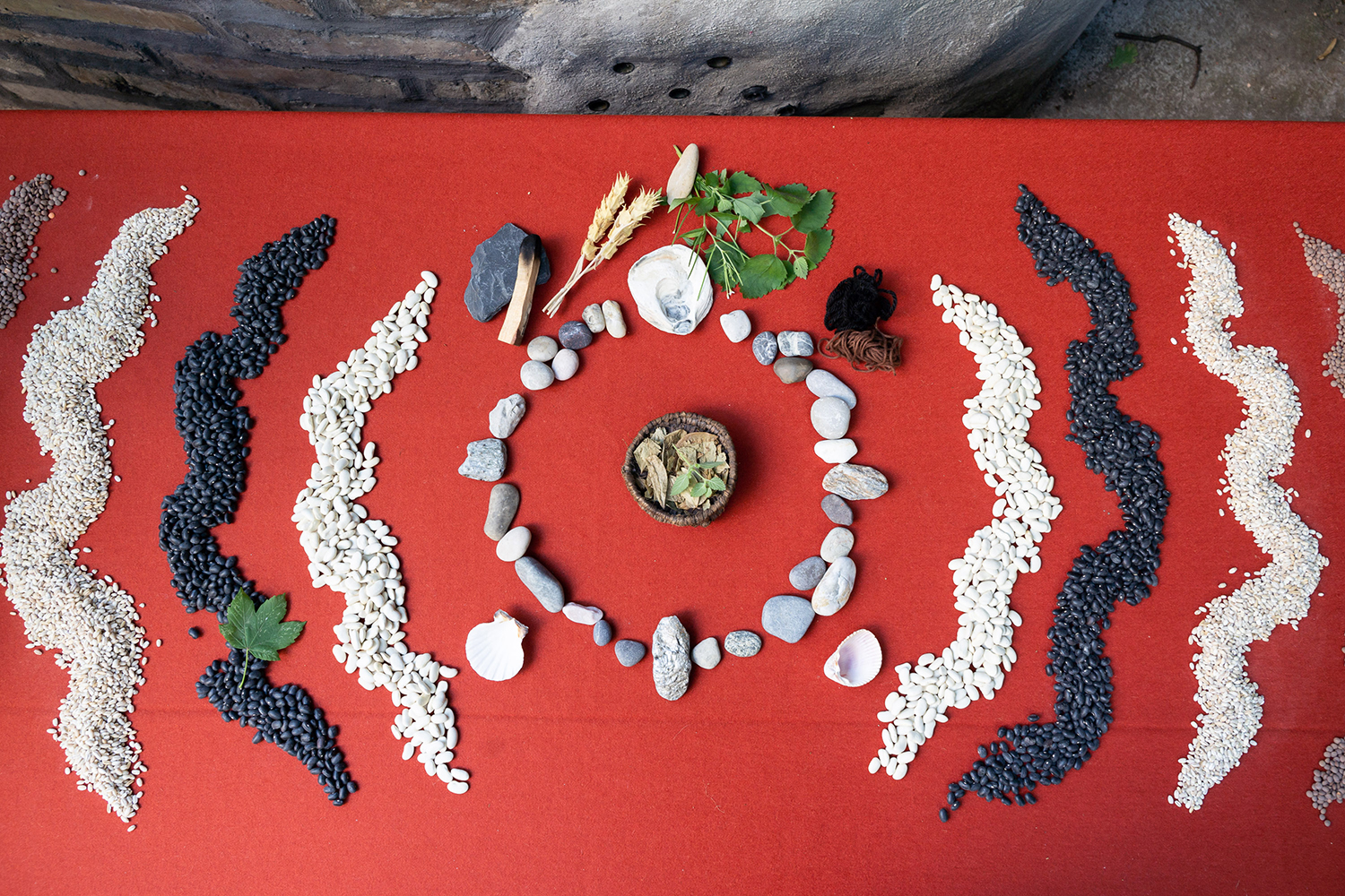 Imayna Caceres ‚Rituals of resistance. Practices of acknowledging the beings that keep us alive‘ (detail) 2024.