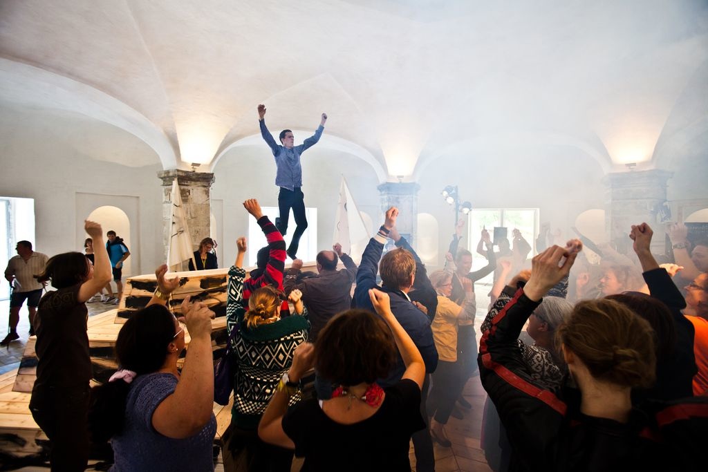 Christian Falsnaes ‚Influence‘ 2012 (still).