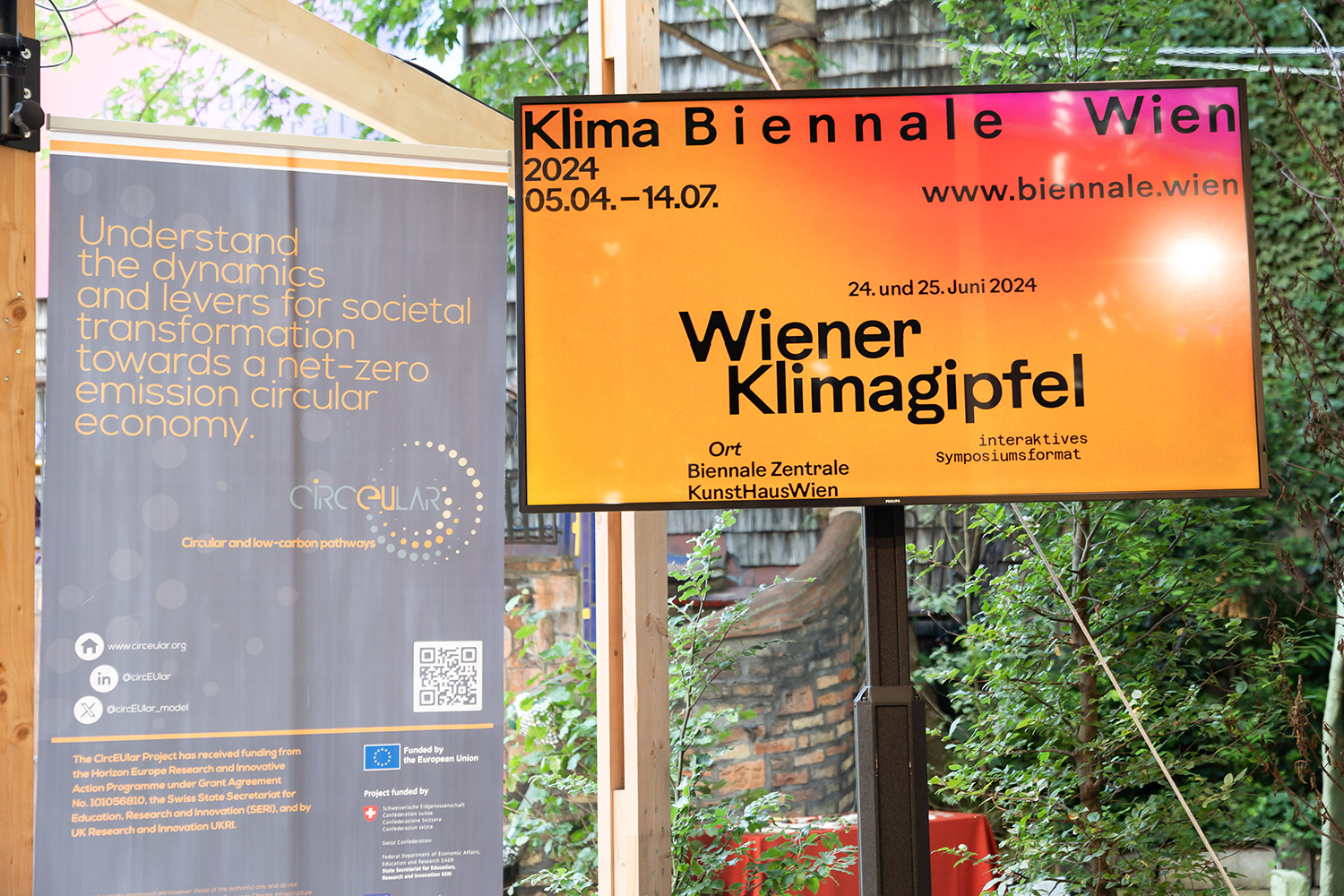 Presentation ‚Sensing Resonance‘ at Wiener Klimagipfel 2024.