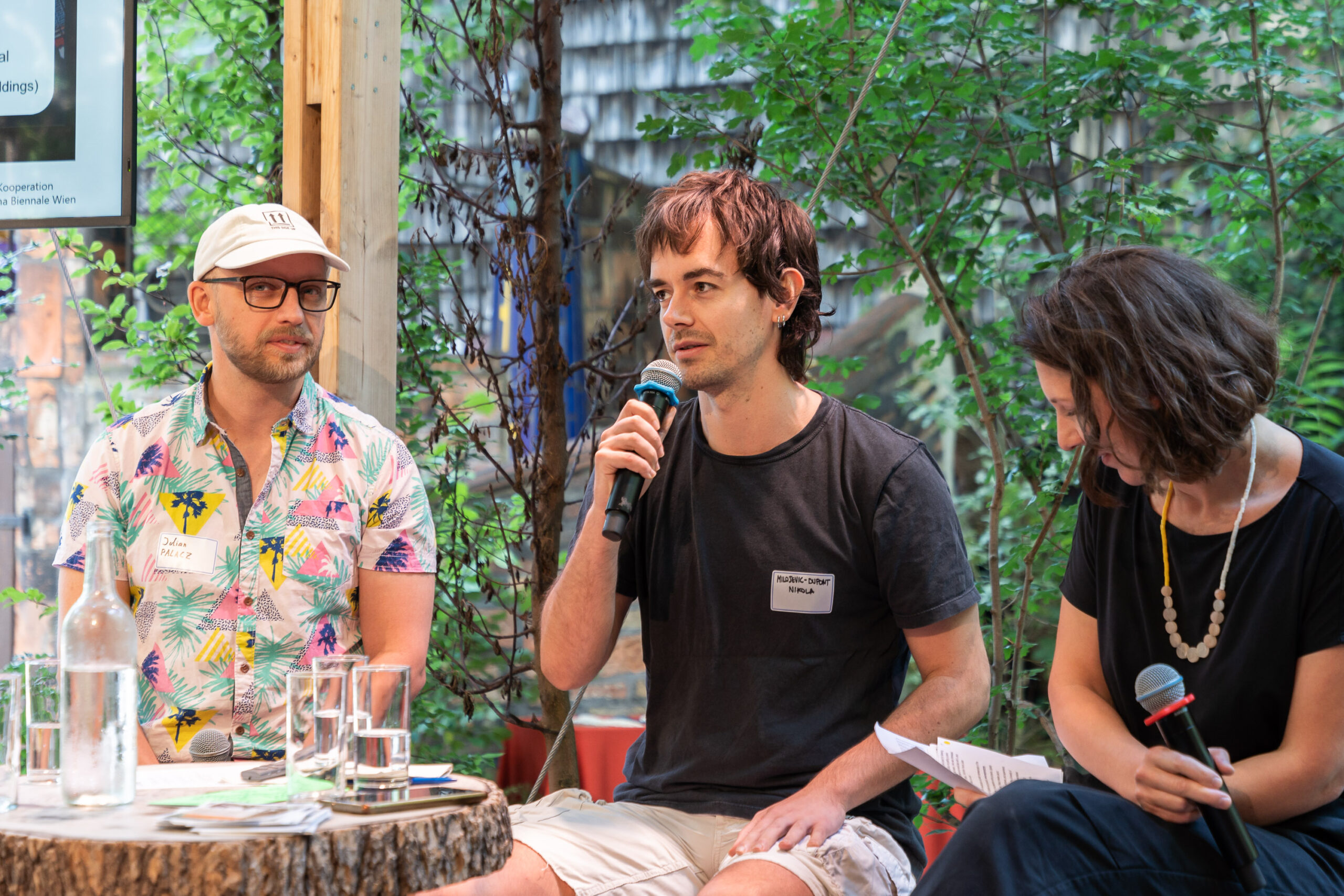 Presentation ‚Sensing Resonance‘ at Wiener Klimagipfel 2024.