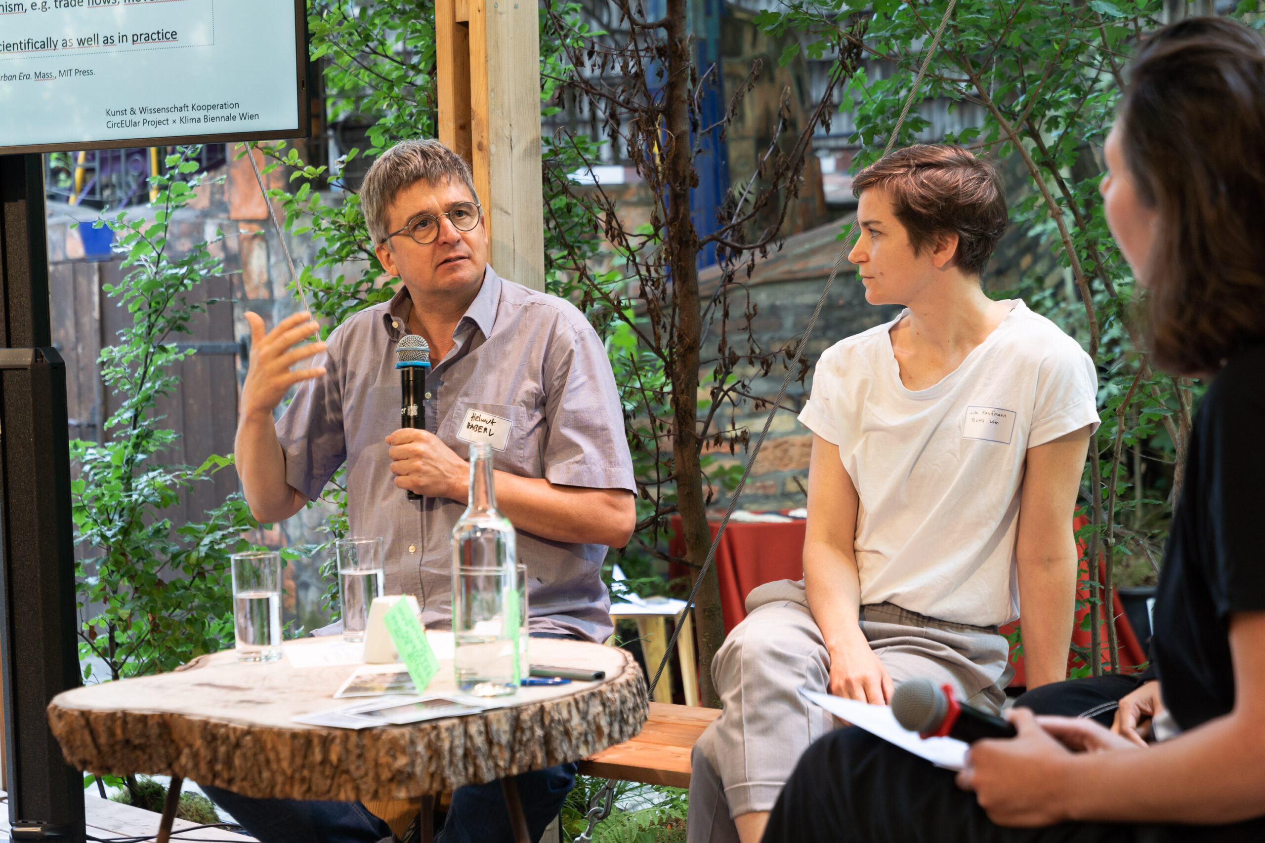 Presentation ‚Sensing Resonance‘ at Wiener Klimagipfel 2024.