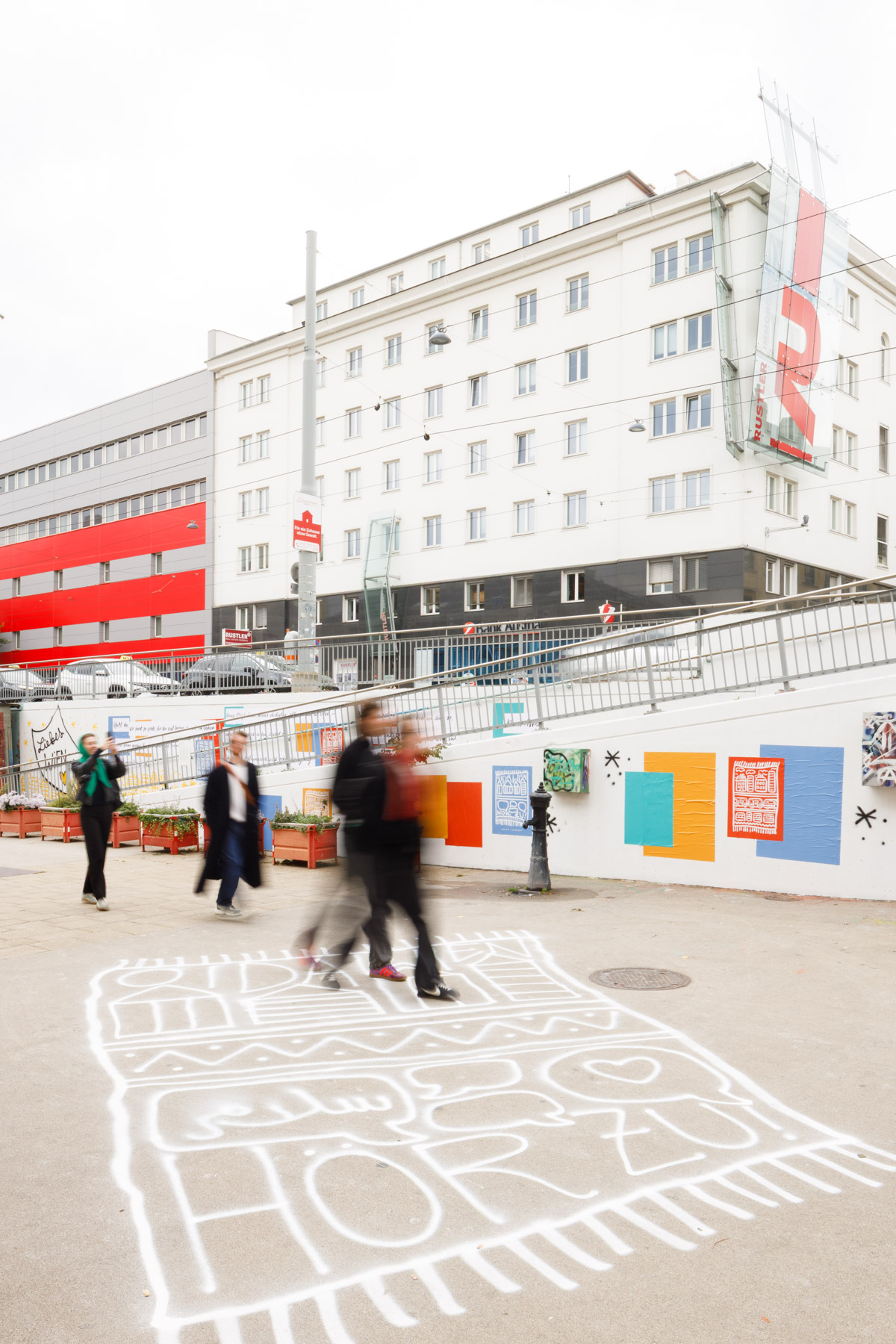 Wir Hier with Asma Aiad and Esma Bošnjaković aka Strudelworte  ‚OIDA WIEN. HÖR ZU‘ (installation view) 2025.