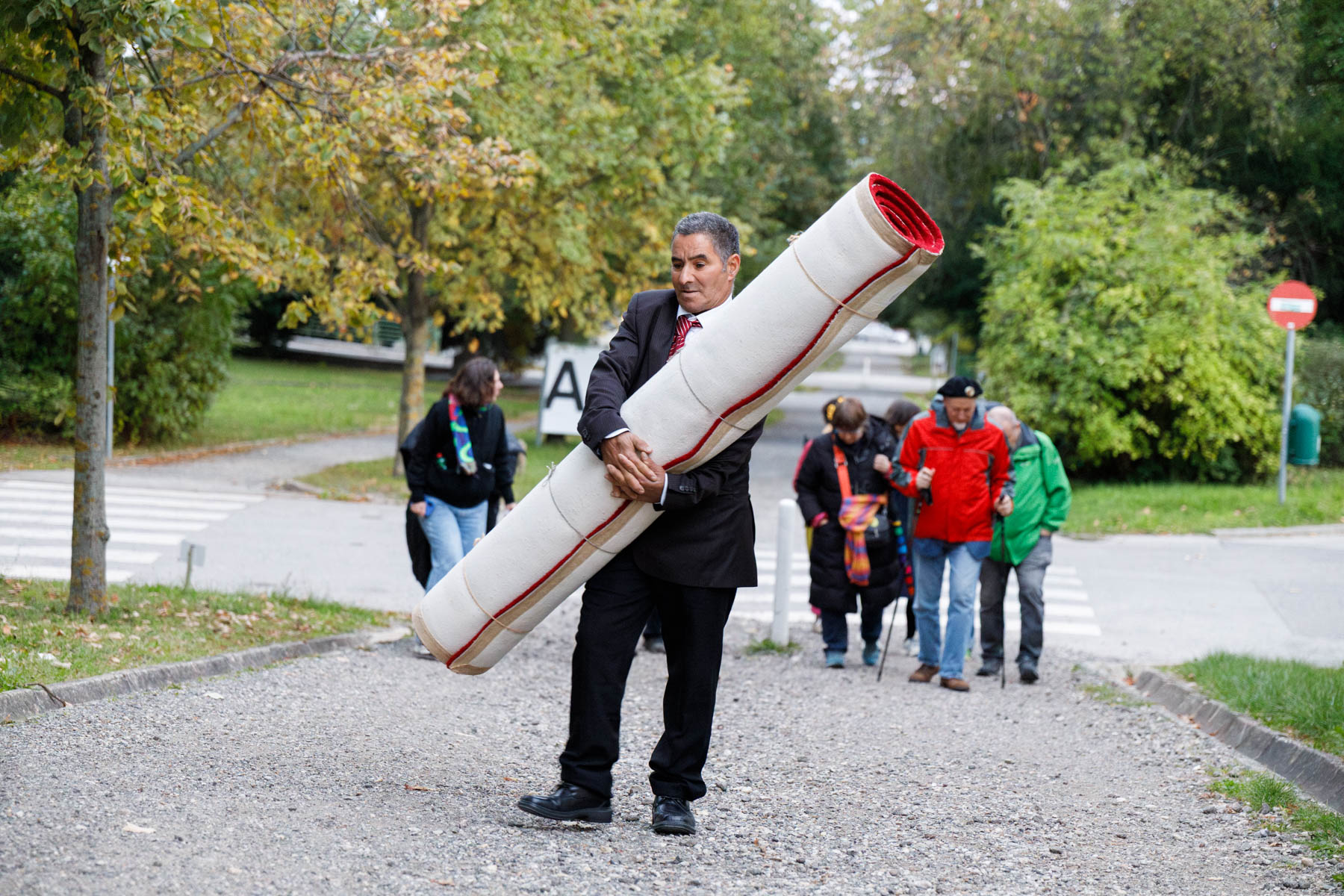 Wir Hier with God’s Entertainment ‚Demokratisch?‘ (performance tour) 2025.