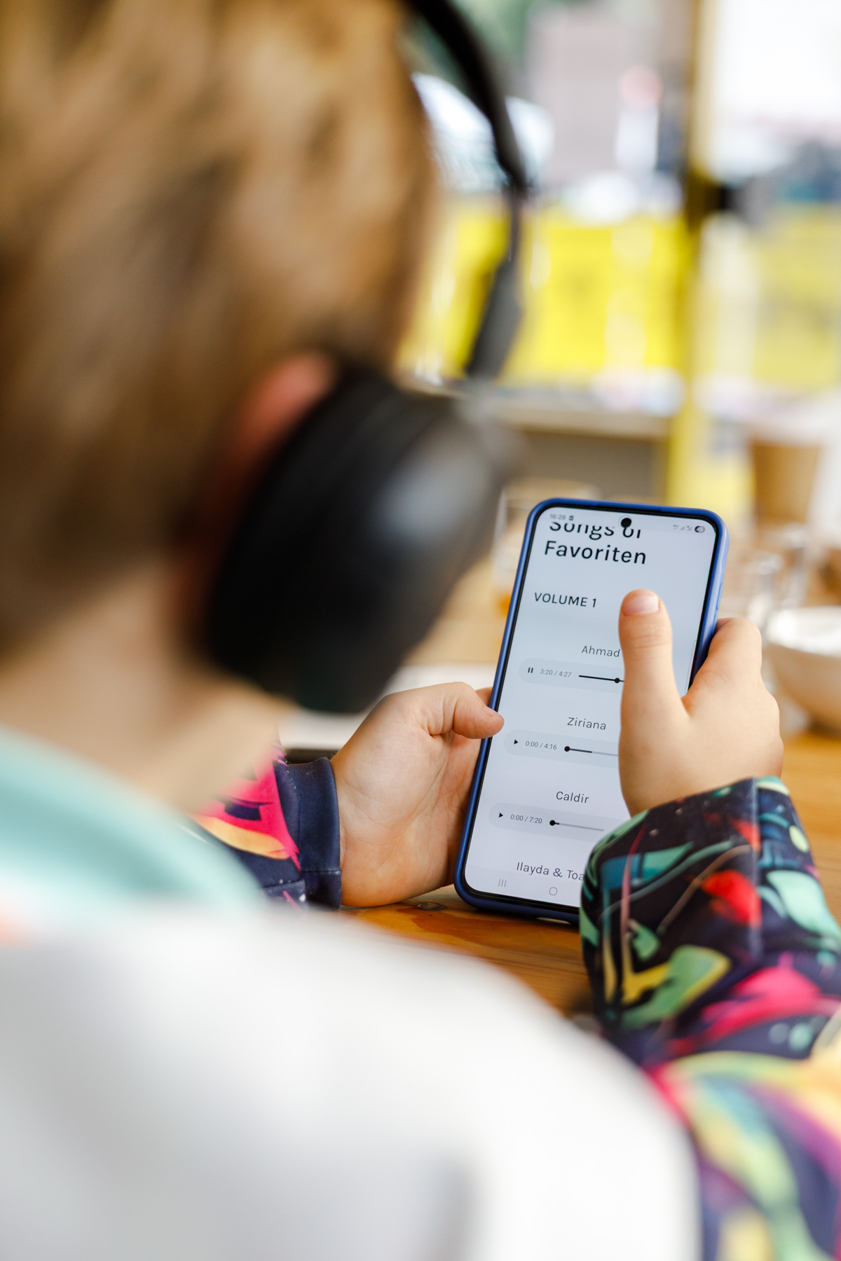 Wir Hier with Michikazu Matsune ‘Favourite songs of Favoriten’ (installation view) 2025.